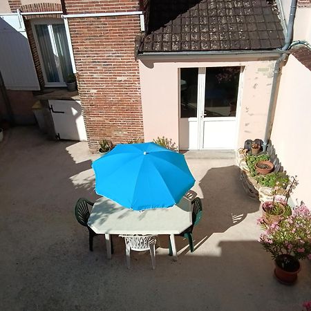 Appartement Au Coeur Du Patrimoine Sezannais Sezanne Luaran gambar